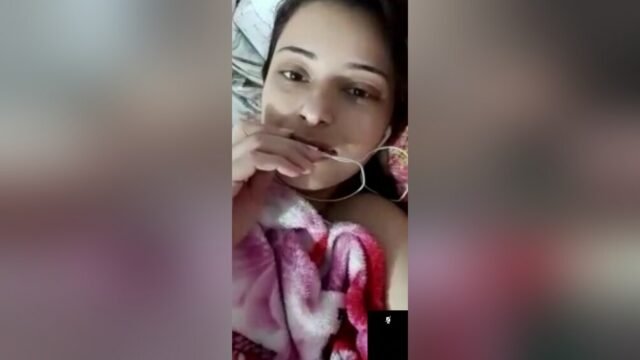 Cute Desi Chick Shows Her Boobs And Masturbating 5