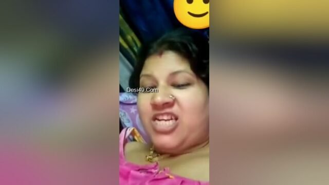 Desi Boudi Fingering