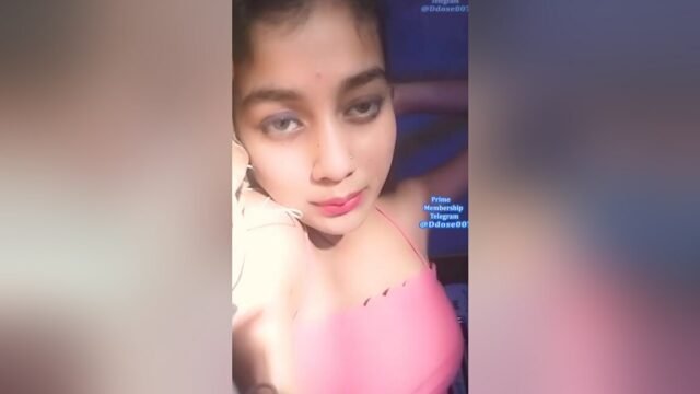 Indian Teen 18+ Nude Show For First Time Ever With Face